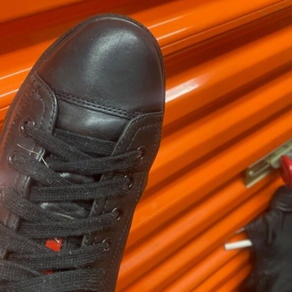 Prada Authentic - Picture 4 of 5